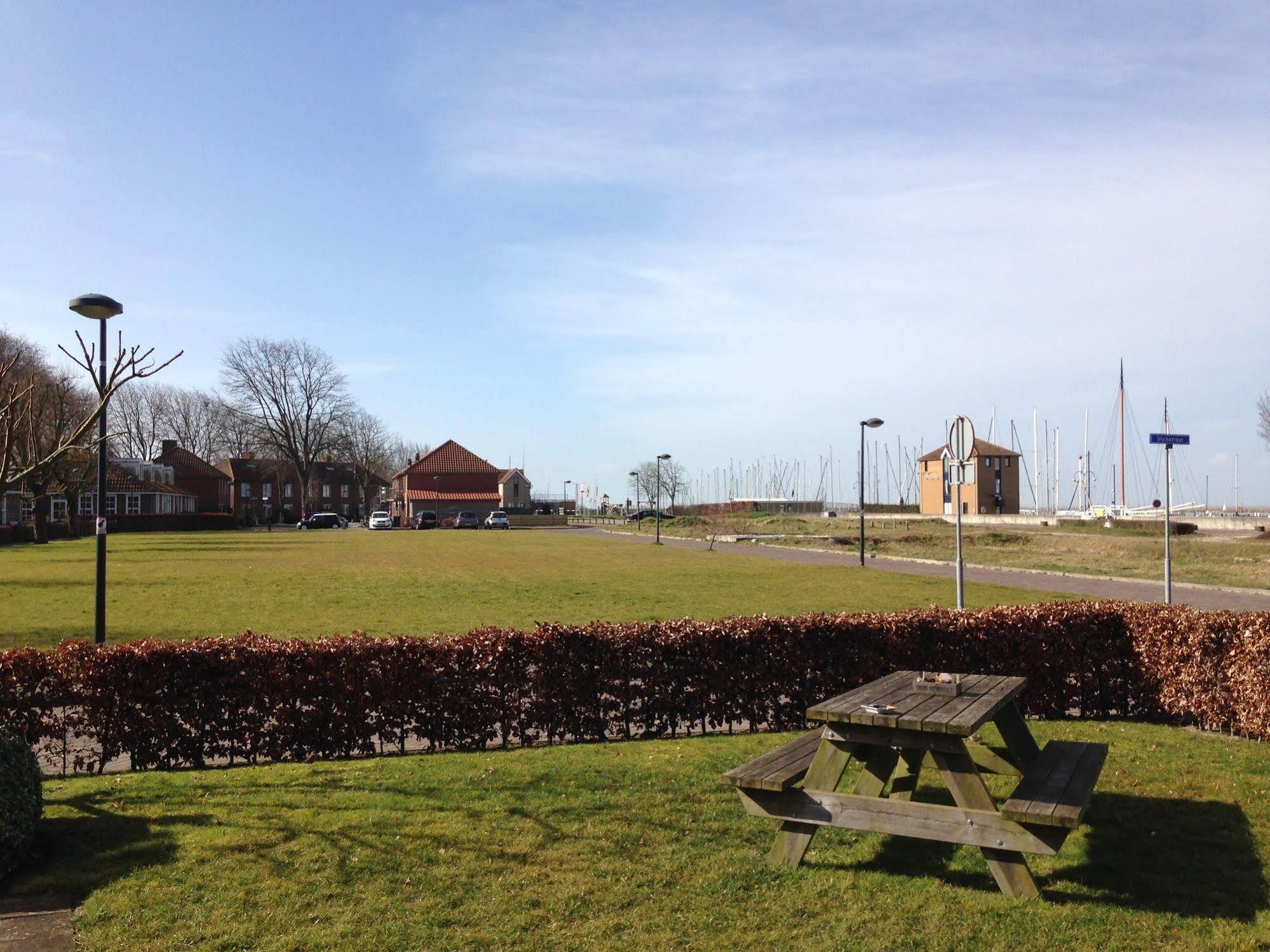 Hotel De Lange Jammer Lelystad Bagian luar foto